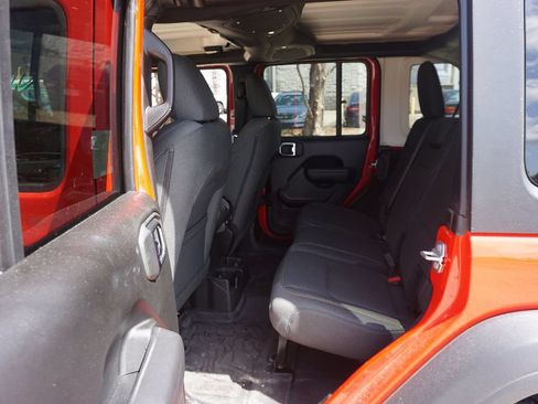 Used 2025 Jeep Wrangler Unlimited Sport AWD/4WD image 13