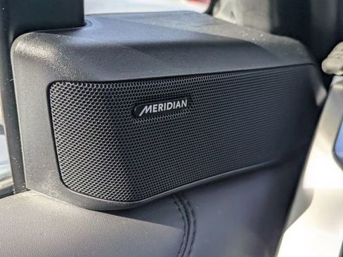 Used 2023 Land Rover Range Rover Long Wheelbase SE image 26