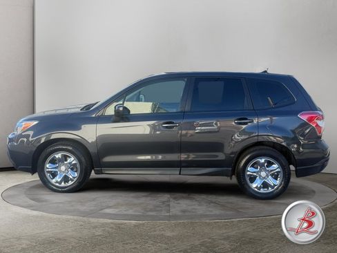 Used 2015 Subaru Forester 2.5i AWD/4WD image 4