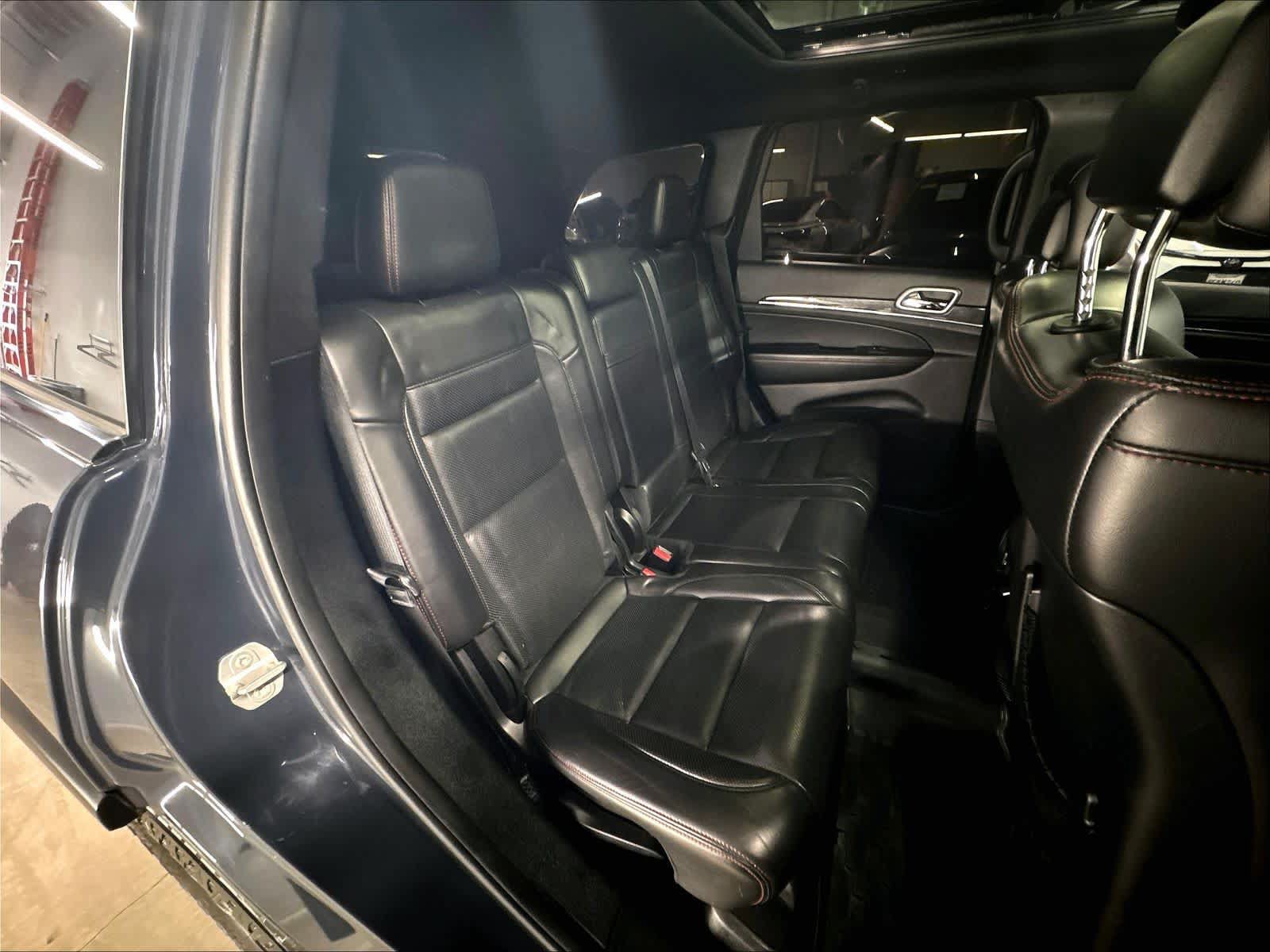 Used 2018 Jeep Grand Cherokee Trailhawk w/ Trailhawk Luxury Group AWD/4WD image 29