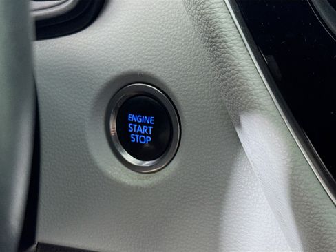 Used 2022 Toyota Corolla SE w/ SE Premium Package FWD image 19