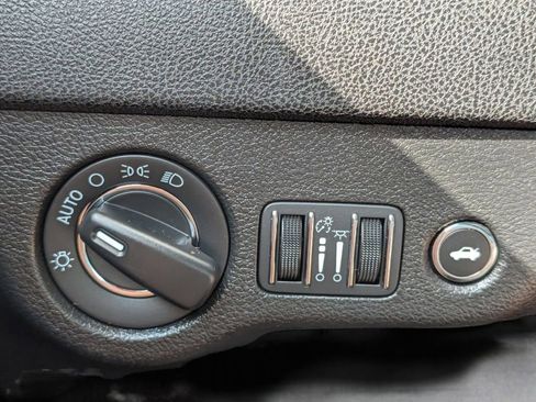 Used 2023 Chrysler 300 Touring w/ Sport Appearance Package image 23