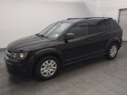Used 2020 Dodge Journey SE FWD image 2