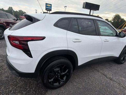 New 2026 Chevrolet Trax LT w/ Driver Confidence Package FWD image 8