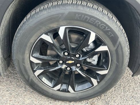 Used 2022 Chevrolet TrailBlazer LT w/ LPO, Blackout Package image 6