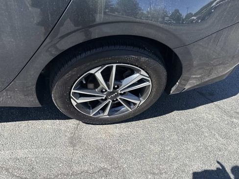 Used 2024 Kia Forte LXS FWD image 11