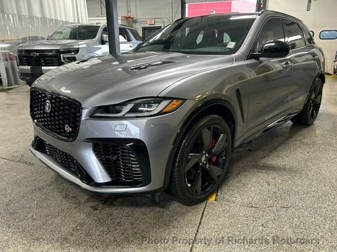 Used 2024 Jaguar F-PACE SVR image 7