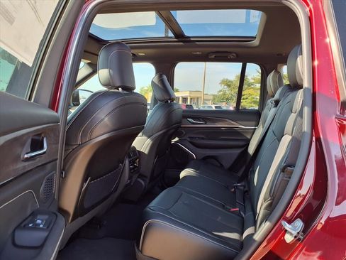 New 2025 Jeep Grand Cherokee Overland image 20