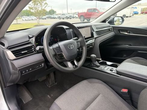 Used 2025 Toyota Camry LE FWD image 10