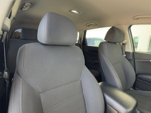 Used 2018 Kia Sorento FWD image 17