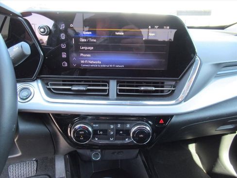 Certified 2024 Chevrolet Trax LT w/ Driver Confidence Package image 22