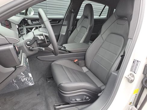 New 2026 Porsche Panamera 4 image 5