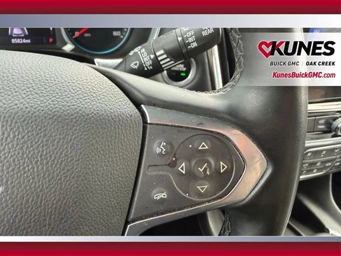 Used 2023 Chevrolet Traverse LT AWD/4WD image 19