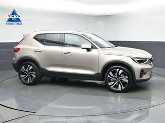 Used 2024 Volvo XC40 B5 Ultimate AWD/4WD video 1