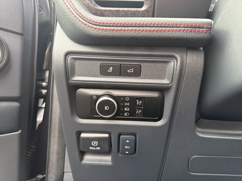 Used 2024 Ford Expedition Max Limited AWD/4WD image 16