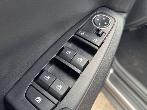 Certified 2025 Kia Seltos SX w/ SX Sunroof Package image 10