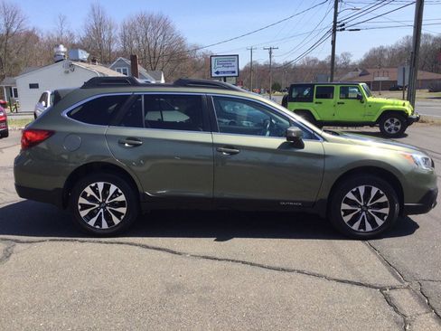 Used 2017 Subaru Outback 2.5i Limited image 7