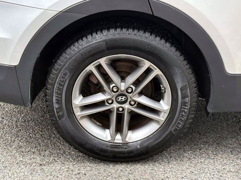 Used 2017 Hyundai Santa Fe Sport FWD image 12