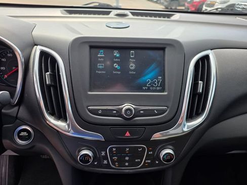 Used 2018 Chevrolet Equinox LT AWD/4WD image 17
