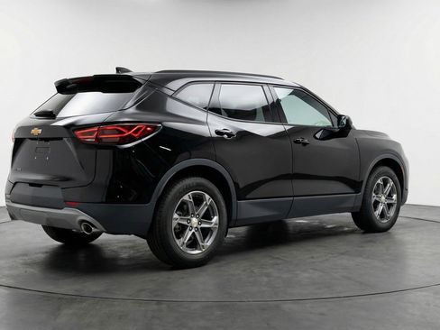 Used 2025 Chevrolet Blazer LT image 9