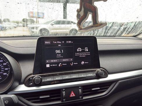Used 2024 Kia Forte LXS FWD image 5