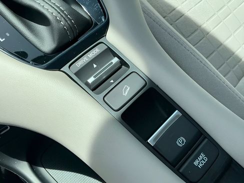 Used 2026 Honda HR-V LX image 33