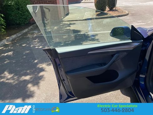 Used 2024 Tesla Model Y Long Range RWD image 21
