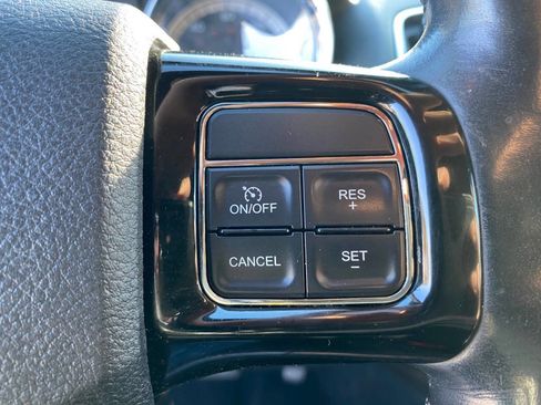 Used 2019 Dodge Grand Caravan SXT image 24