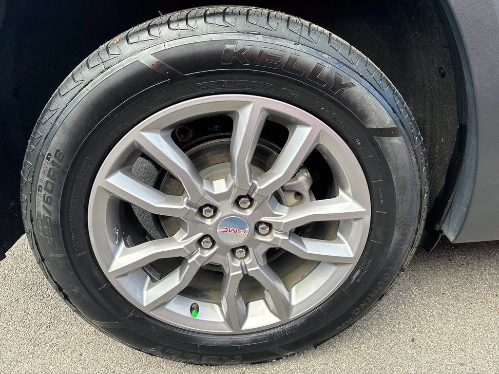 Used 2024 GMC Terrain SLT AWD/4WD image 45