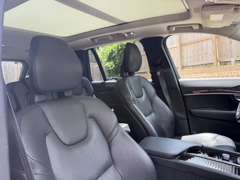 Used 2018 Volvo XC90 T6 Momentum w/ Convenience Package AWD/4WD image 12