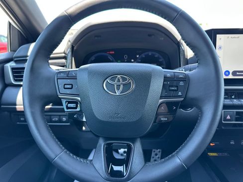 Used 2025 Toyota Camry XSE FWD image 33