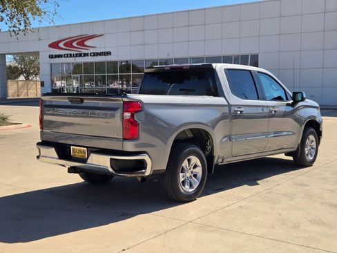 Used 2023 Chevrolet Silverado 1500 LT image 3