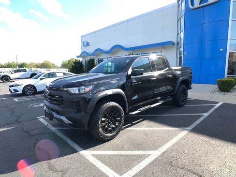 Used 2023 Chevrolet Colorado Trail Boss AWD/4WD image 4