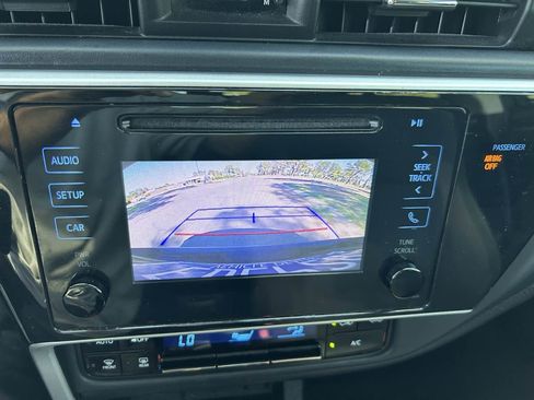 Used 2018 Toyota Corolla LE image 33