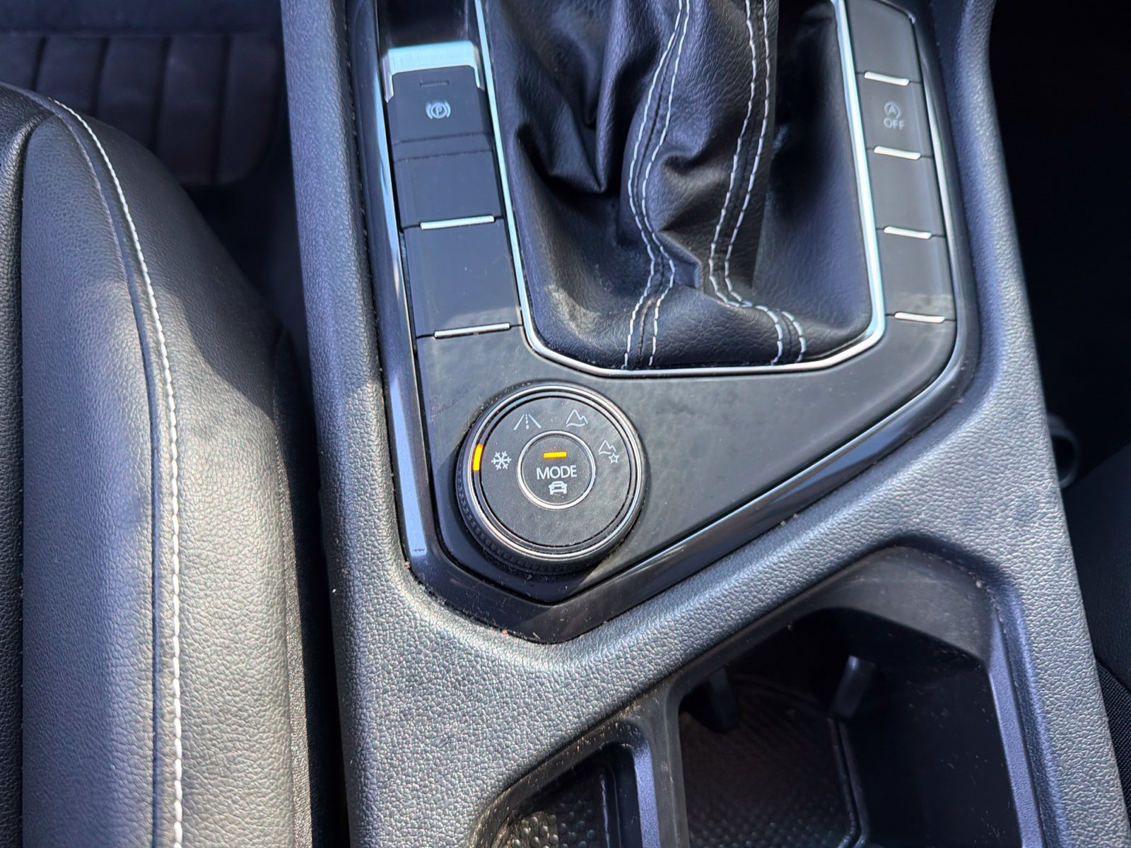 Used 2022 Volkswagen Tiguan SE AWD/4WD image 8