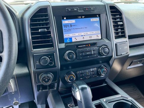 Used 2019 Ford F150 XLT w/ Equipment Group 302A Luxury AWD/4WD image 15