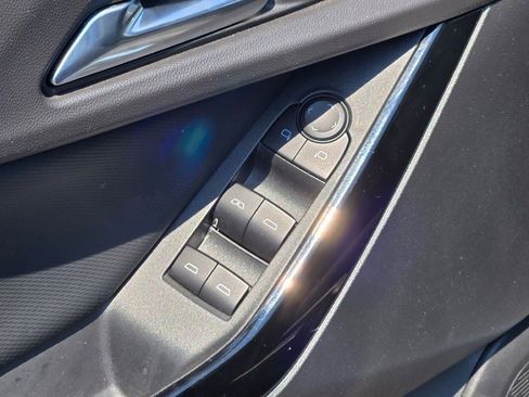 Used 2025 Chevrolet Equinox LT FWD image 19
