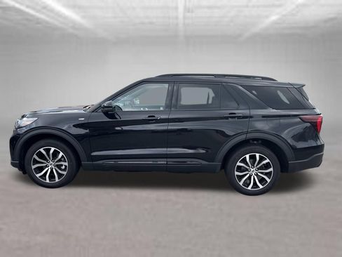Used 2025 Ford Explorer ST-Line AWD/4WD image 2