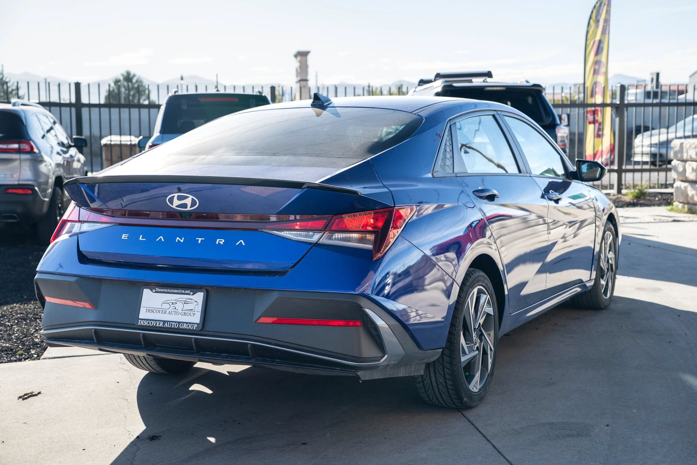 Used 2025 Hyundai Elantra Sport w/ Cargo Package FWD image 11