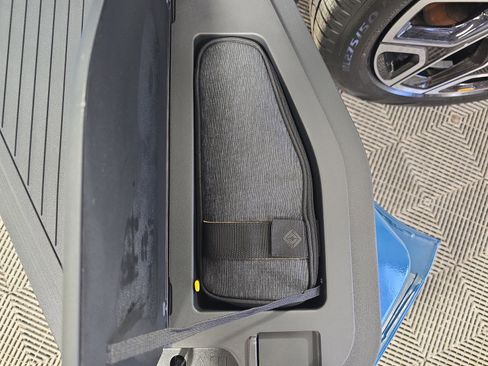 Used 2022 Rivian R1T Adventure image 32