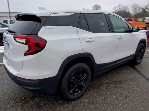 Used 2022 GMC Terrain SLE image 8