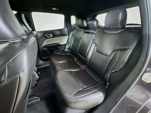Certified 2024 Jeep Compass Limited image 18