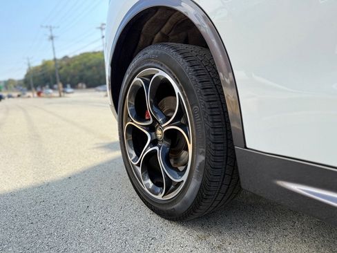 Used 2024 Alfa Romeo Stelvio Ti image 24