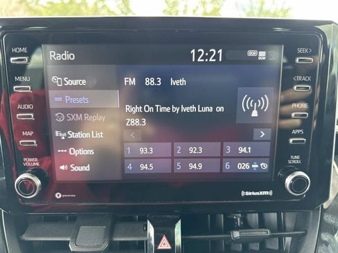 Used 2021 Toyota Corolla LE image 28