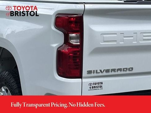 Used 2023 Chevrolet Silverado 1500 LT w/ Z71 Off-Road Package AWD/4WD image 6