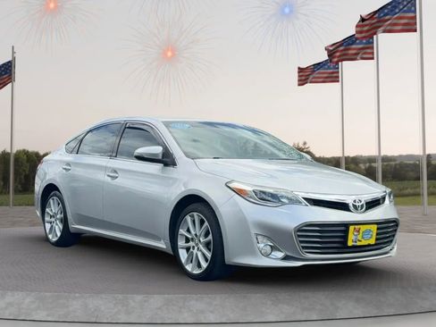 Used 2013 Toyota Avalon XLE Touring FWD image 8