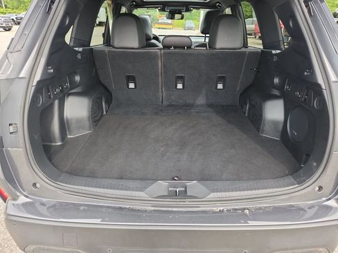 Used 2025 Subaru Forester Limited image 23