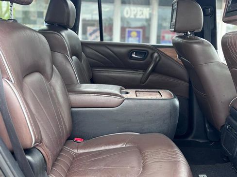 Used 2015 INFINITI QX80 4WD w/ Limited Package image 9
