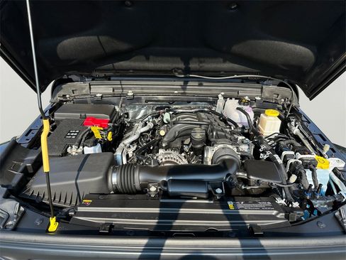 New 2025 Jeep Gladiator Sport image 9