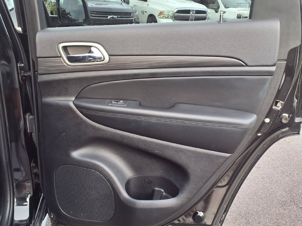 Used 2022 Jeep Grand Cherokee Laredo E RWD image 15